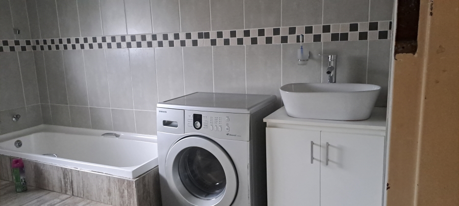 3 Bedroom Property for Sale in Dersley Gauteng