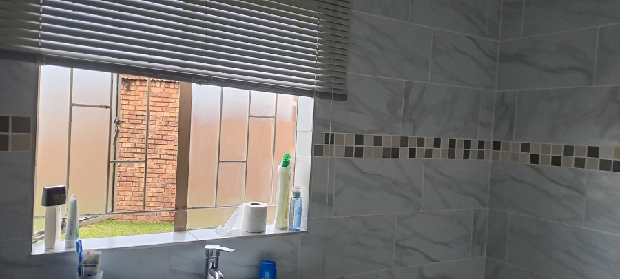 3 Bedroom Property for Sale in Dersley Gauteng