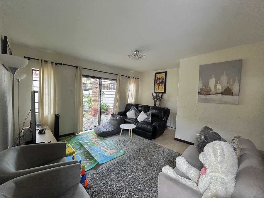 2 Bedroom Property for Sale in Halfway Gardens Gauteng