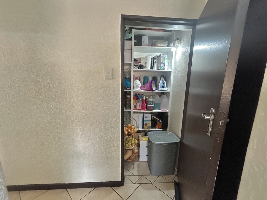 2 Bedroom Property for Sale in Halfway Gardens Gauteng