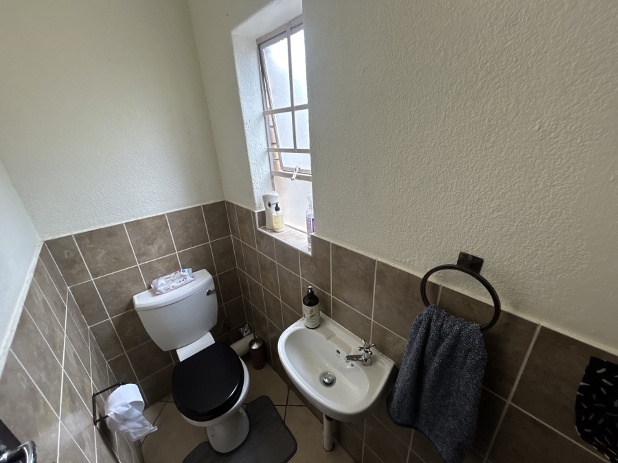 2 Bedroom Property for Sale in Halfway Gardens Gauteng