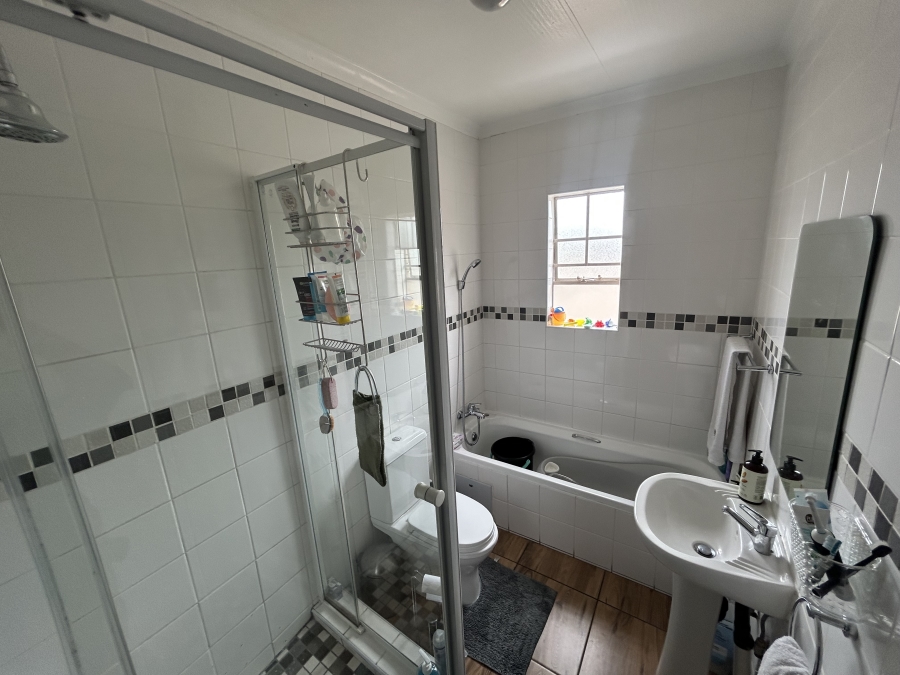 2 Bedroom Property for Sale in Halfway Gardens Gauteng