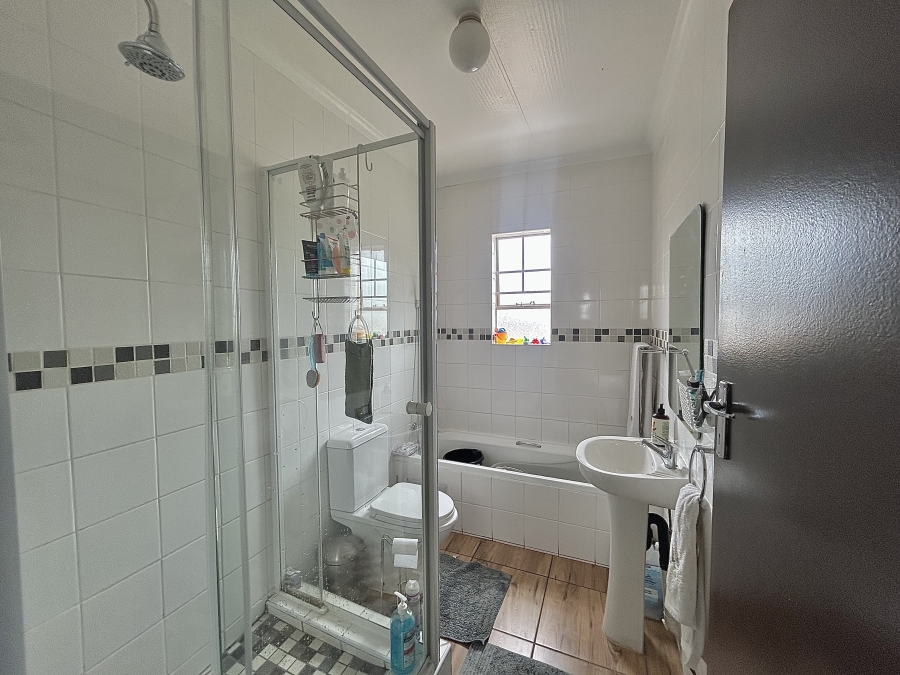 2 Bedroom Property for Sale in Halfway Gardens Gauteng