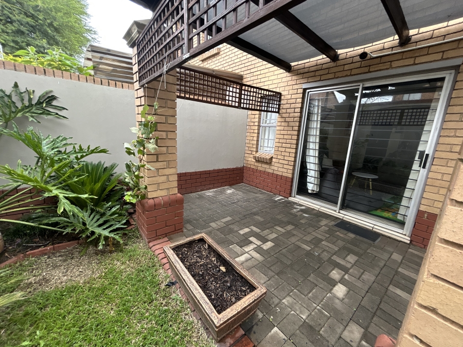 2 Bedroom Property for Sale in Halfway Gardens Gauteng