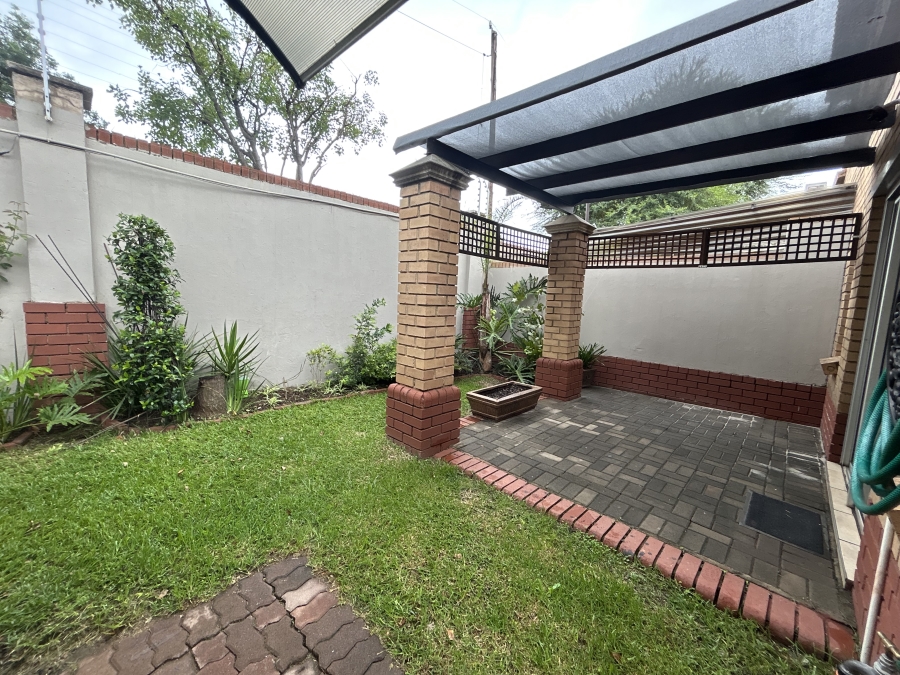 2 Bedroom Property for Sale in Halfway Gardens Gauteng