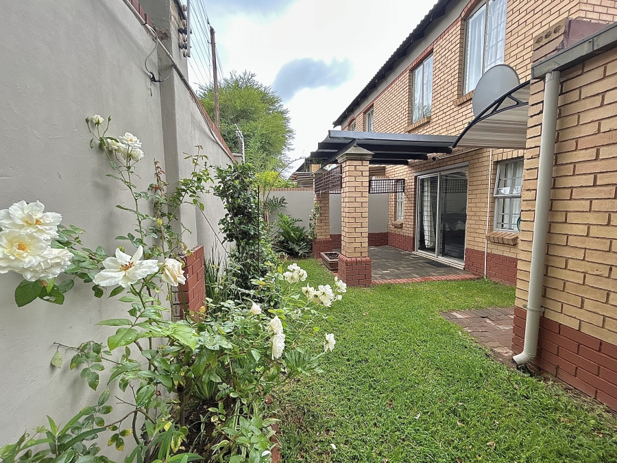 2 Bedroom Property for Sale in Halfway Gardens Gauteng