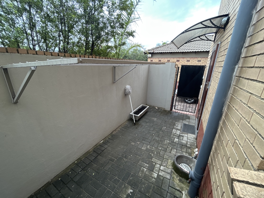 2 Bedroom Property for Sale in Halfway Gardens Gauteng
