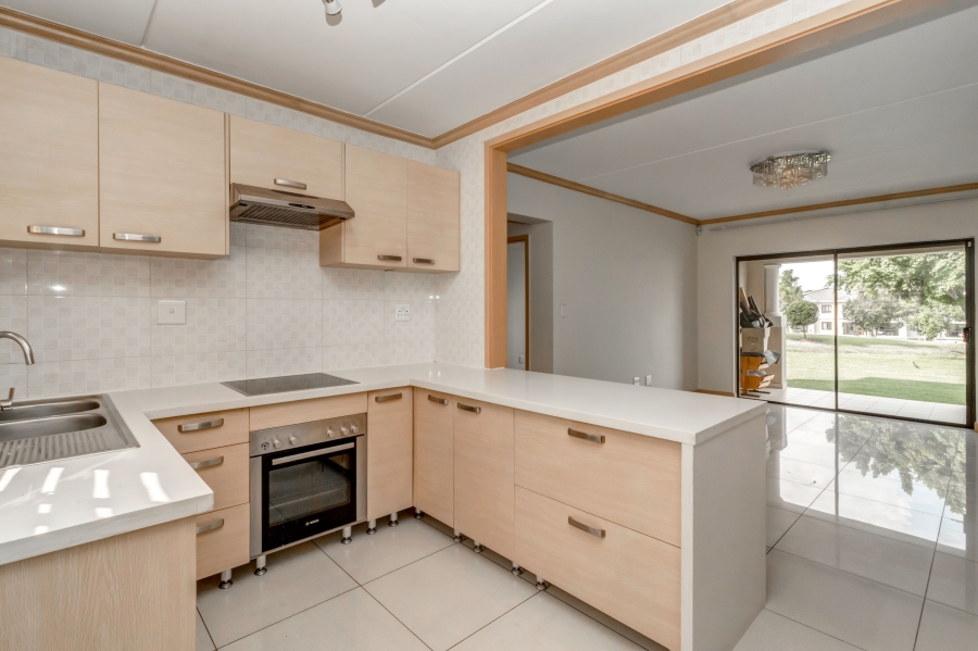 2 Bedroom Property for Sale in Broadacres Gauteng