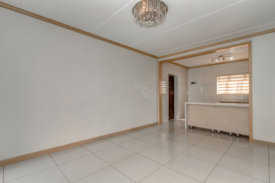 2 Bedroom Property for Sale in Broadacres Gauteng