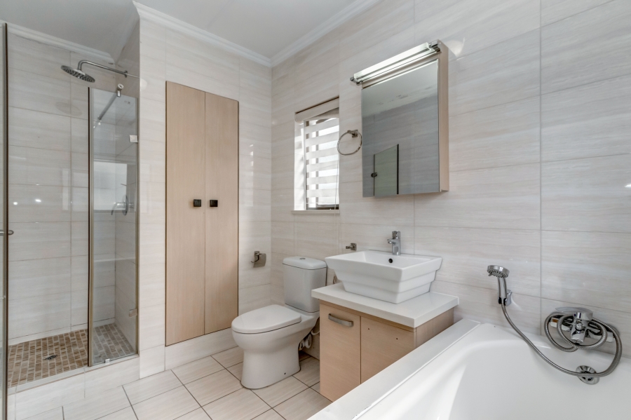 2 Bedroom Property for Sale in Broadacres Gauteng