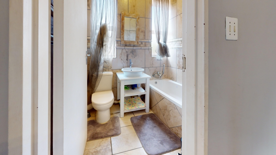 2 Bedroom Property for Sale in Dayanglen Gauteng