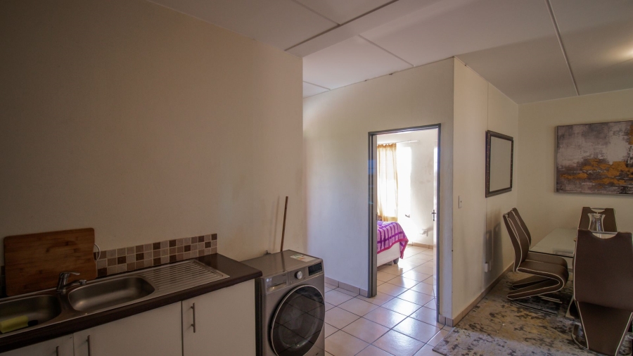 2 Bedroom Property for Sale in Grand Central Gauteng