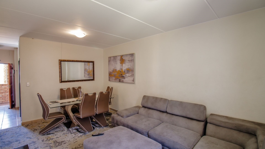 2 Bedroom Property for Sale in Grand Central Gauteng