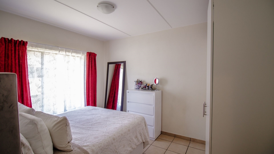 2 Bedroom Property for Sale in Grand Central Gauteng
