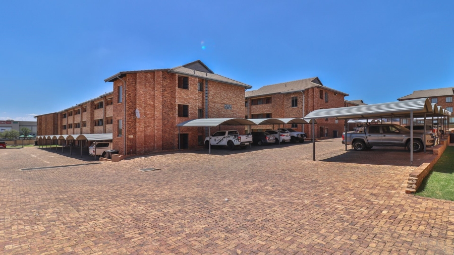 2 Bedroom Property for Sale in Grand Central Gauteng