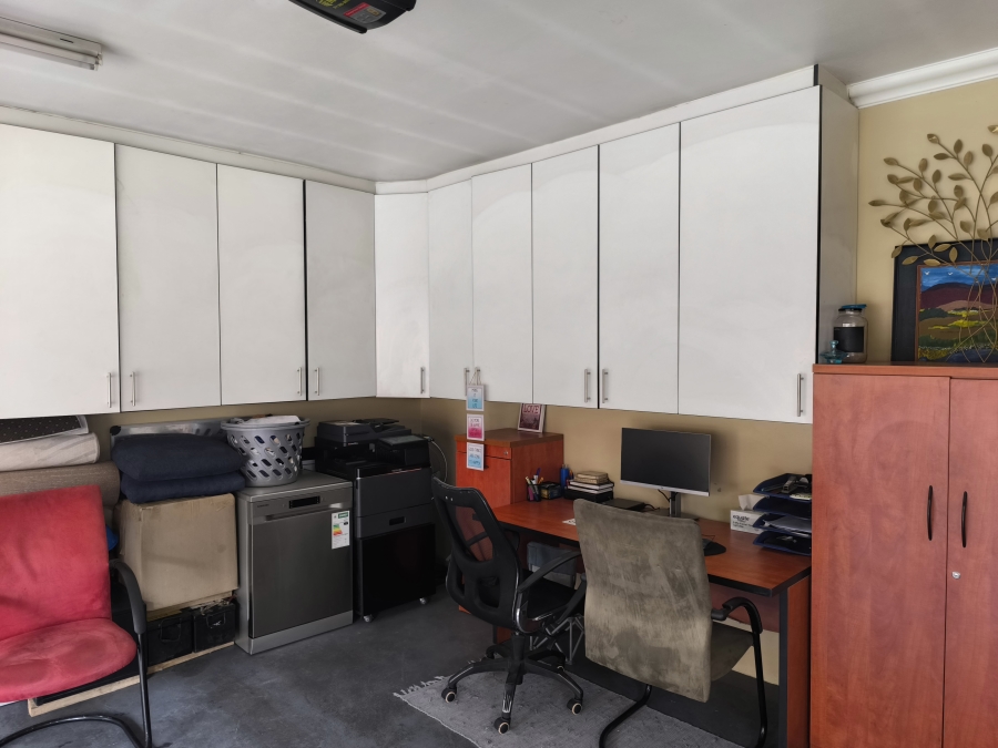 3 Bedroom Property for Sale in South Crest Gauteng