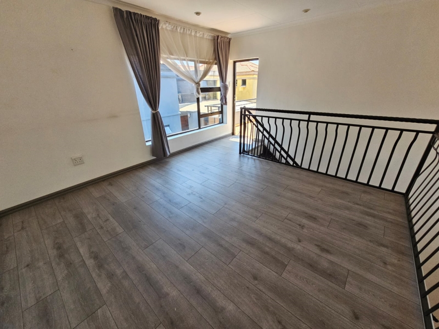 2 Bedroom Property for Sale in New Redruth Gauteng