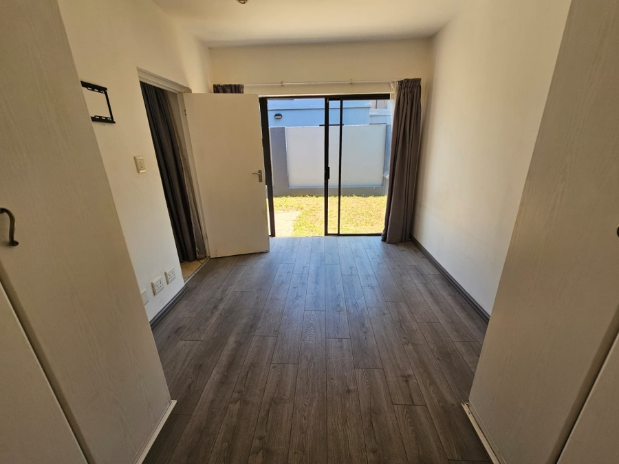 2 Bedroom Property for Sale in New Redruth Gauteng