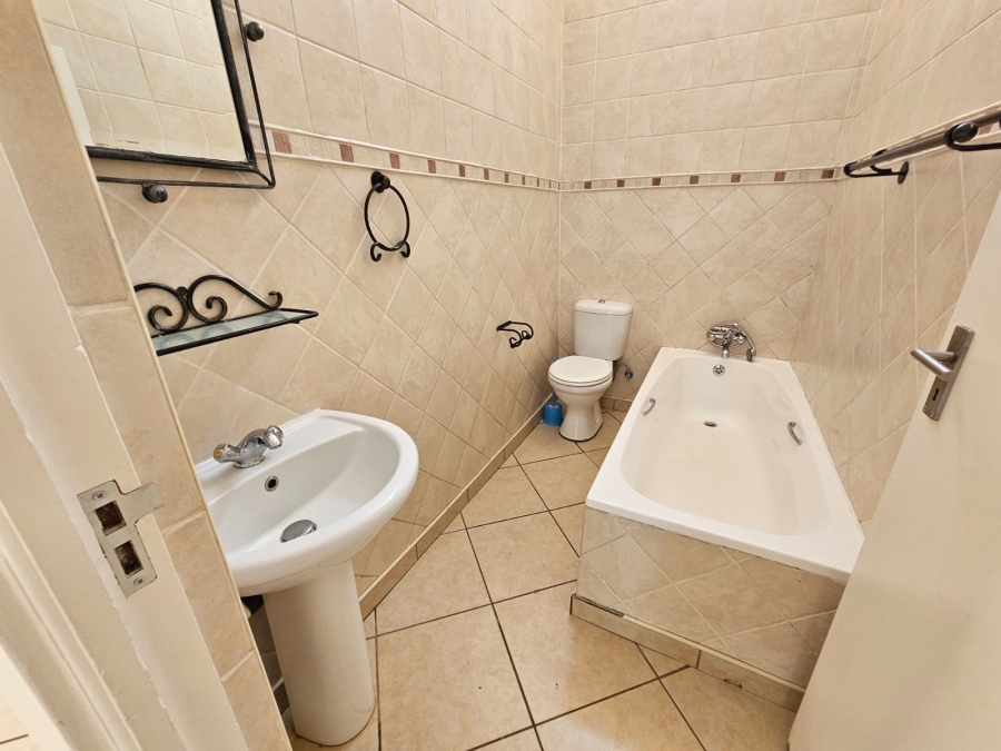 2 Bedroom Property for Sale in New Redruth Gauteng
