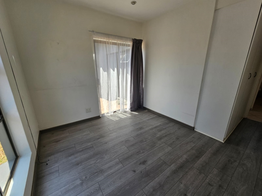 2 Bedroom Property for Sale in New Redruth Gauteng