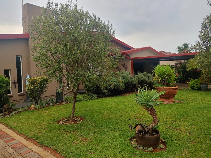 4 Bedroom Property for Sale in Sonland Park Gauteng