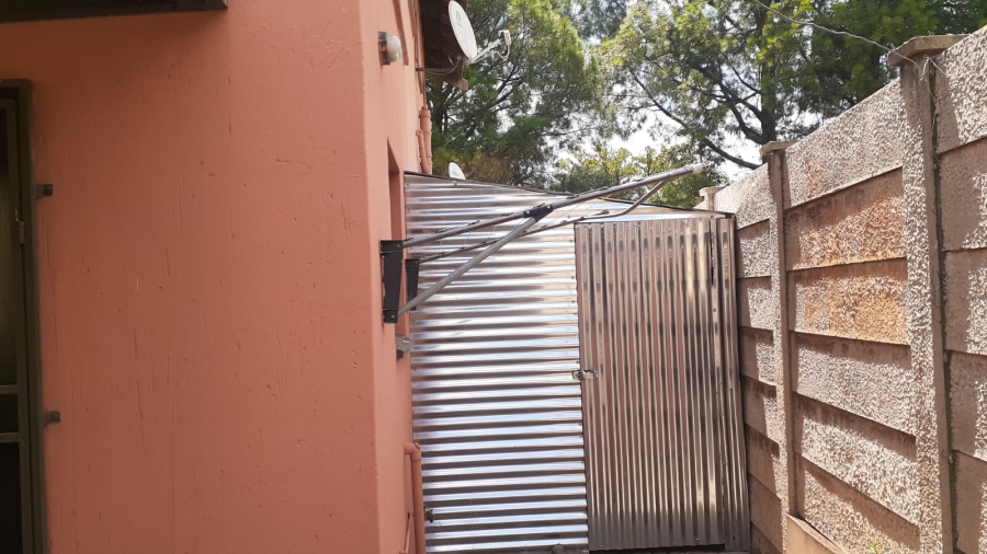 2 Bedroom Property for Sale in Vanderbijlpark CW 5 Gauteng