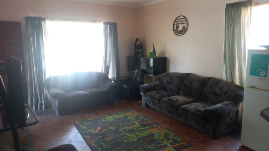 5 Bedroom Property for Sale in Unitas Park Gauteng