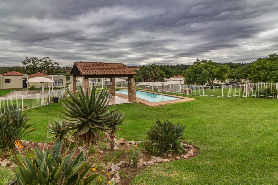 2 Bedroom Property for Sale in Broadacres Gauteng