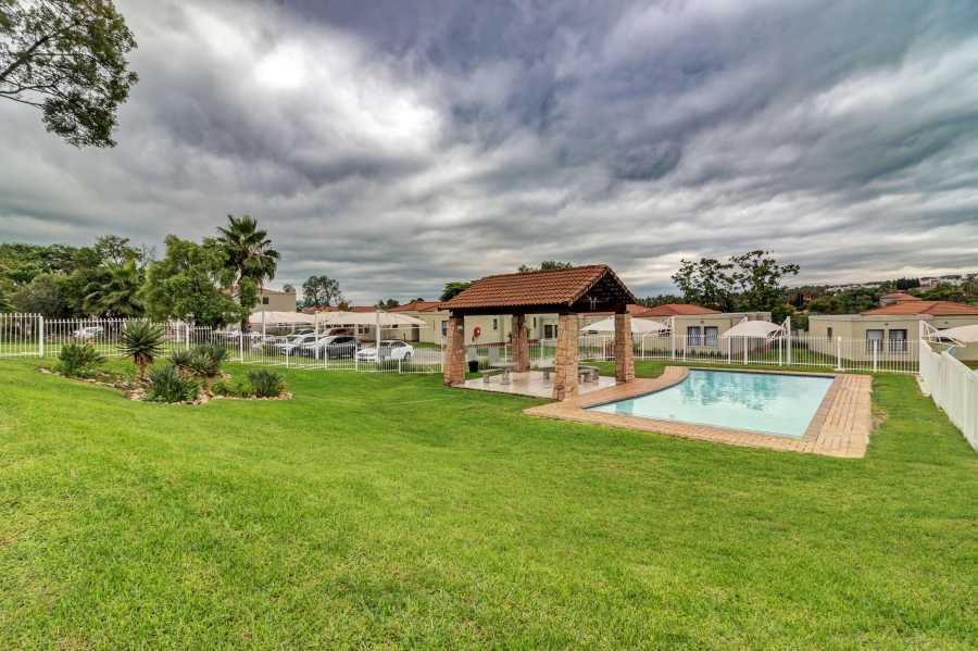 2 Bedroom Property for Sale in Broadacres Gauteng