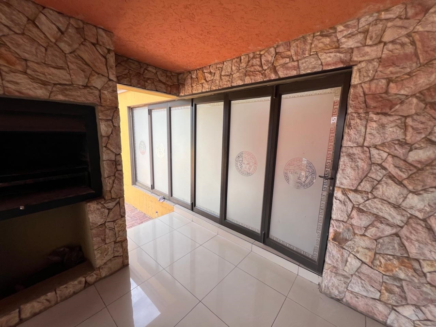 4 Bedroom Property for Sale in Eligwa Estate Gauteng