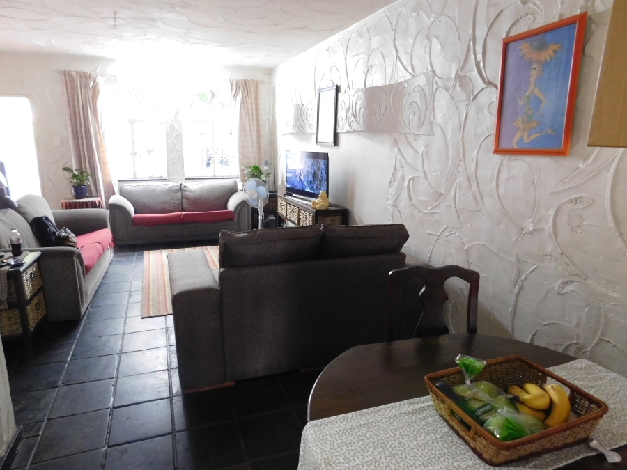 2 Bedroom Property for Sale in Queenswood Gauteng