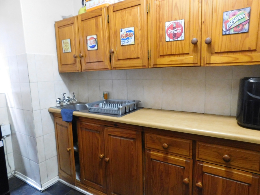 2 Bedroom Property for Sale in Queenswood Gauteng
