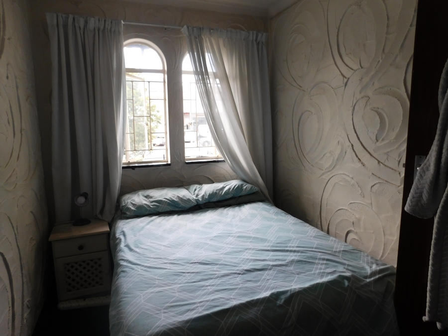 2 Bedroom Property for Sale in Queenswood Gauteng