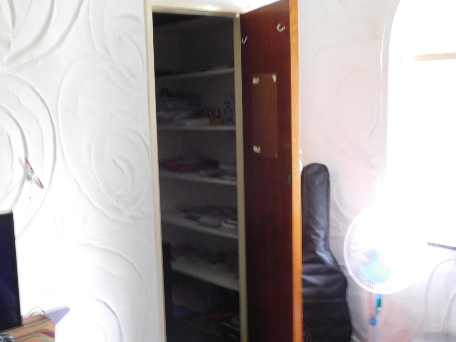 2 Bedroom Property for Sale in Queenswood Gauteng