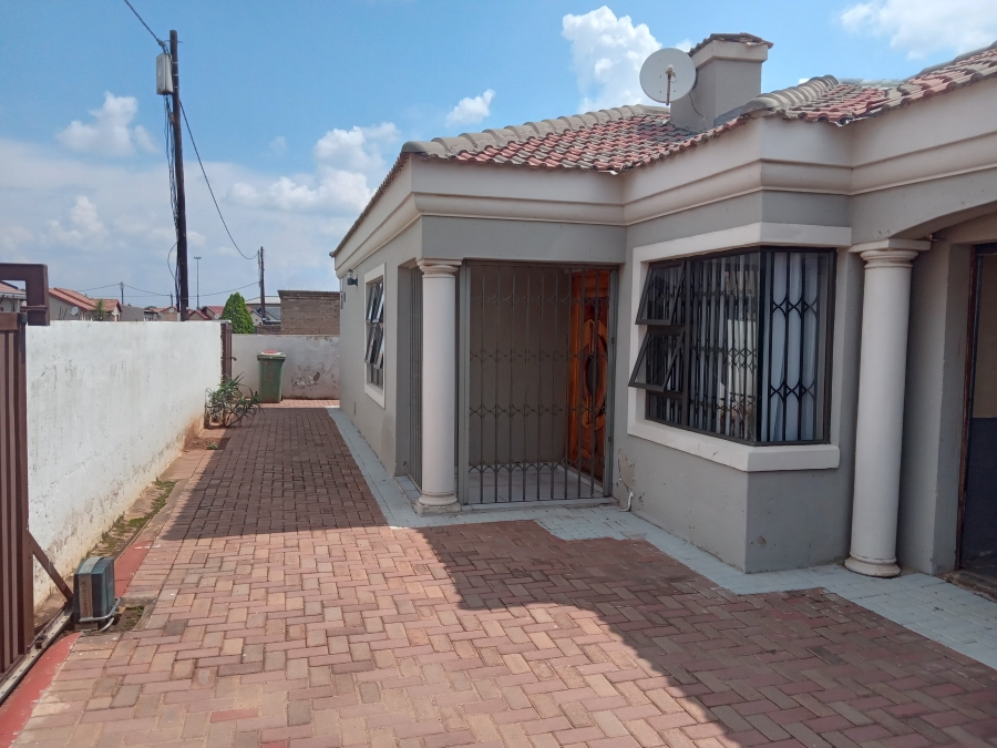 3 Bedroom Property for Sale in Vosloorus Ext 6 Gauteng