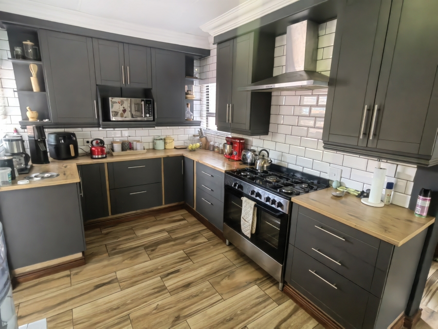 4 Bedroom Property for Sale in Ferryvale Gauteng