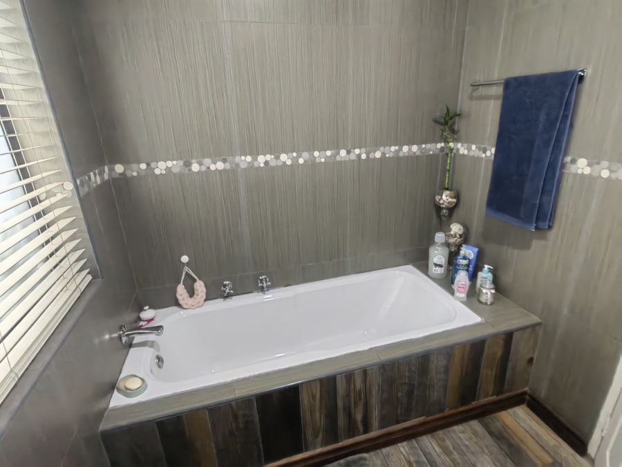 4 Bedroom Property for Sale in Ferryvale Gauteng