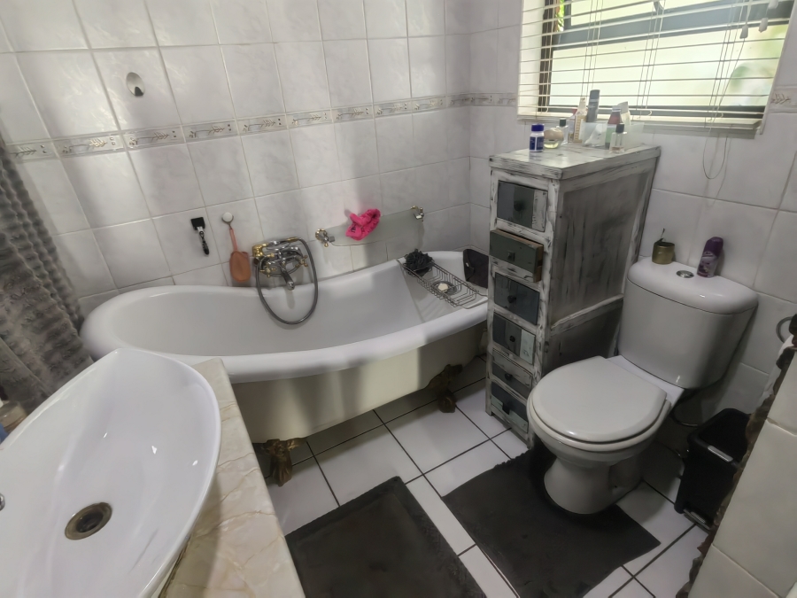 4 Bedroom Property for Sale in Ferryvale Gauteng