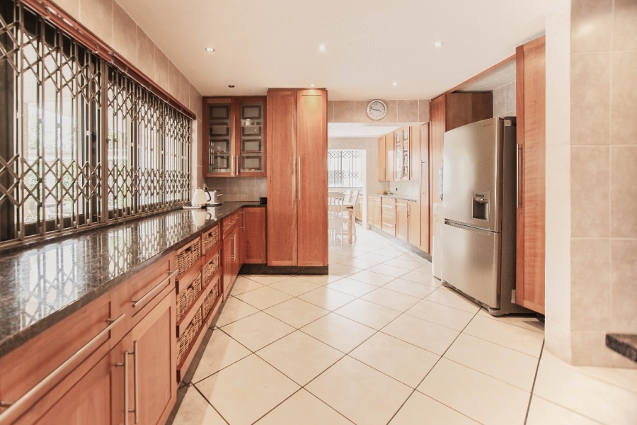 5 Bedroom Property for Sale in Dowerglen Ext 4 Gauteng
