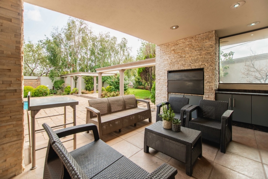 5 Bedroom Property for Sale in Dowerglen Ext 4 Gauteng