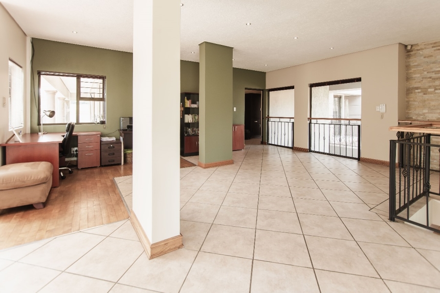 5 Bedroom Property for Sale in Dowerglen Ext 4 Gauteng