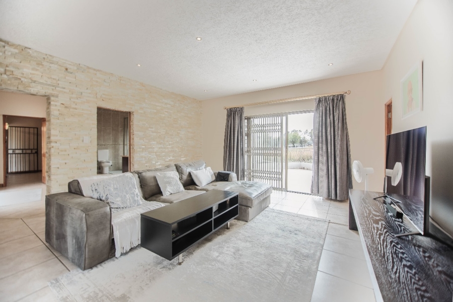 5 Bedroom Property for Sale in Dowerglen Ext 4 Gauteng