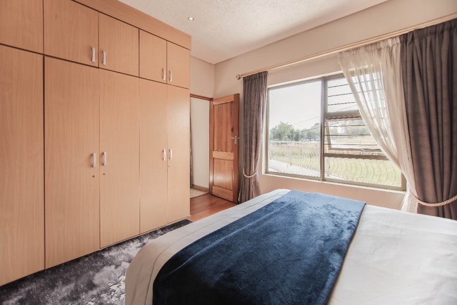 5 Bedroom Property for Sale in Dowerglen Ext 4 Gauteng