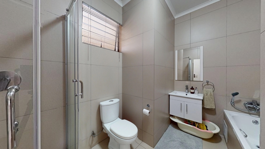 1 Bedroom Property for Sale in Lilianton Gauteng