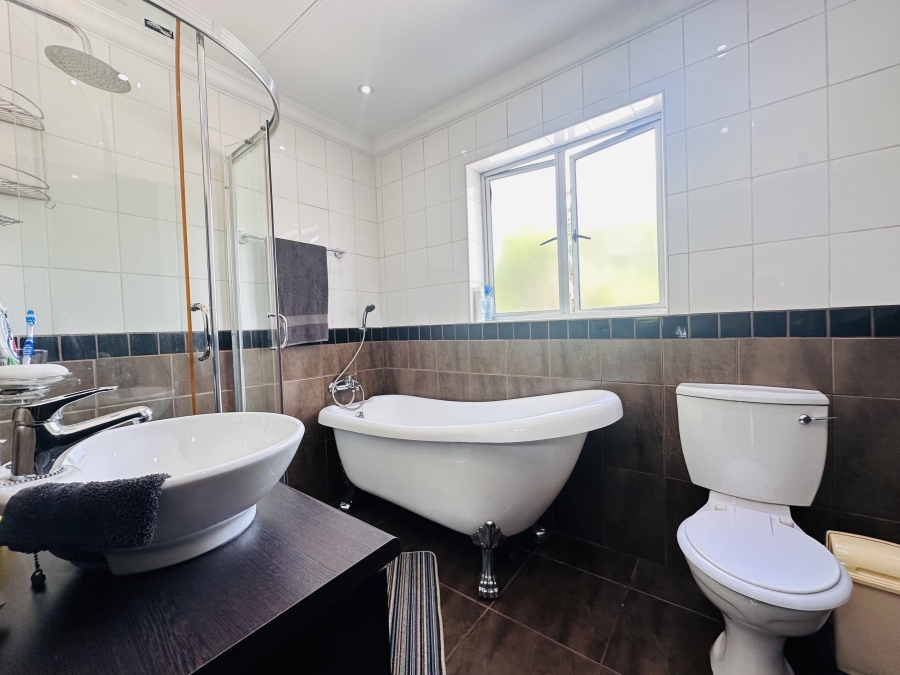 3 Bedroom Property for Sale in Selection Park Gauteng