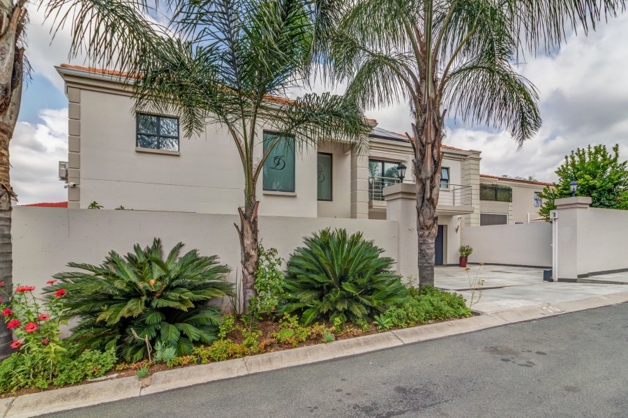 4 Bedroom Property for Sale in Broadacres Gauteng