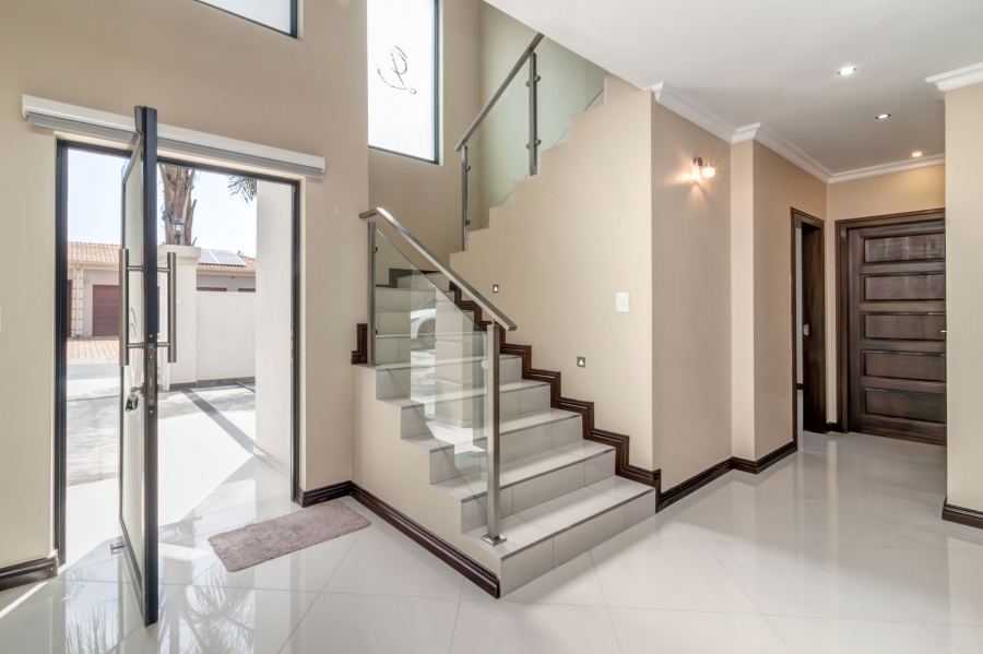 4 Bedroom Property for Sale in Broadacres Gauteng