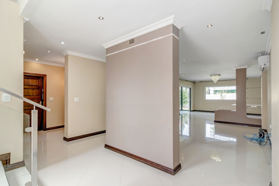 4 Bedroom Property for Sale in Broadacres Gauteng