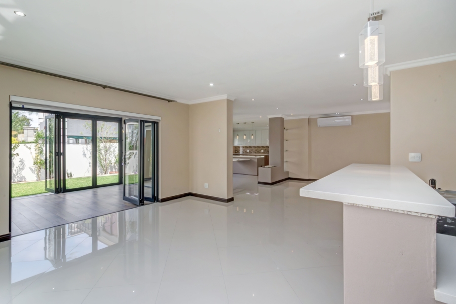 4 Bedroom Property for Sale in Broadacres Gauteng
