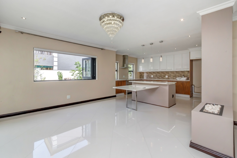 4 Bedroom Property for Sale in Broadacres Gauteng